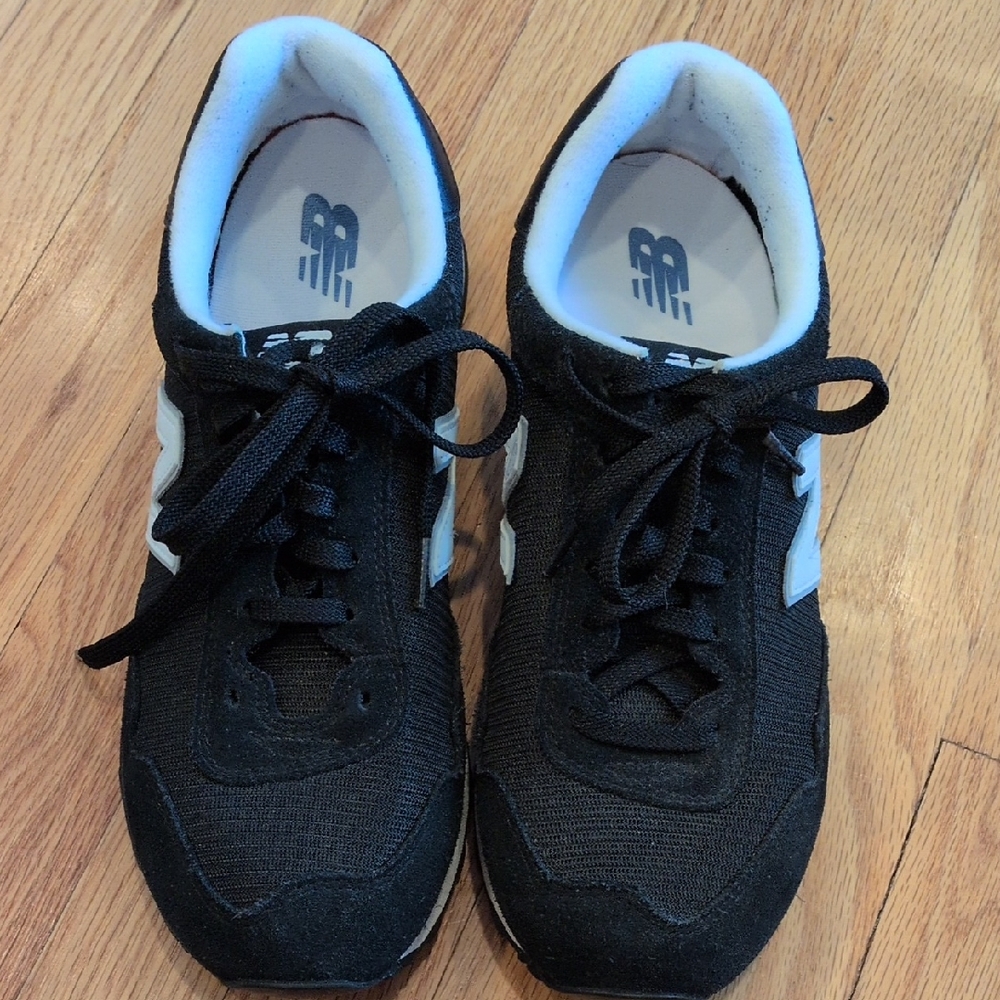New Balance 515 Black and White Athletic Shoes Women's 11